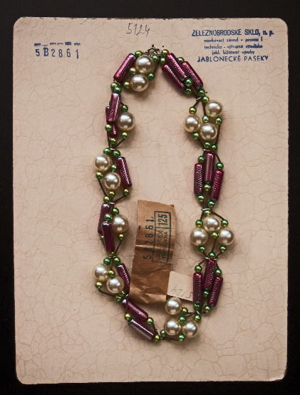 Glass Jewellery. BeadsLongPearlMulti